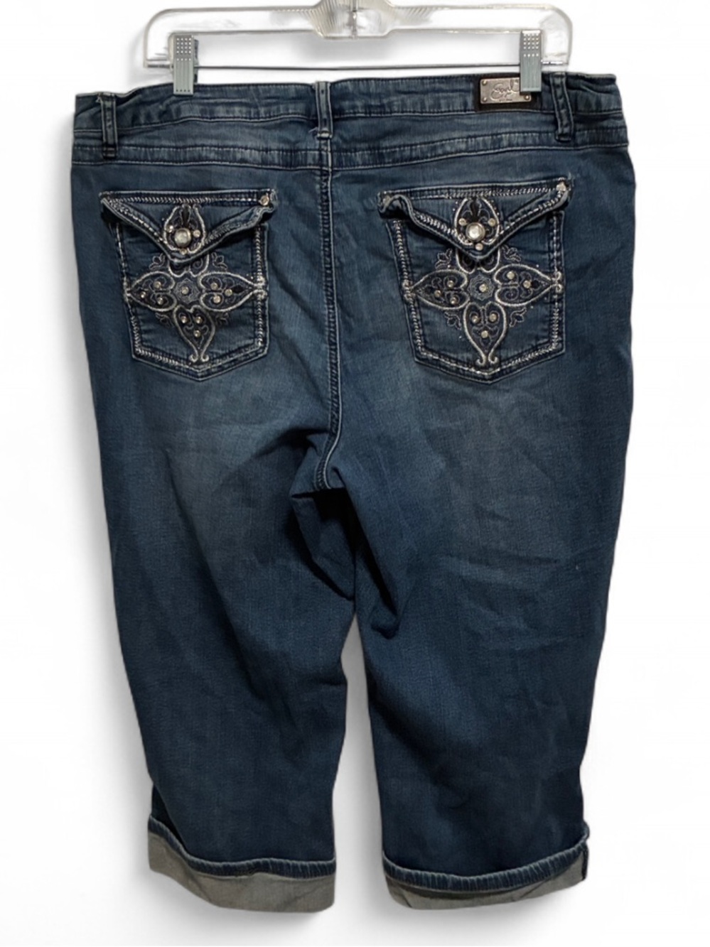Earl Cross Embellished Back-Pockets Cropped Blue Jeans
